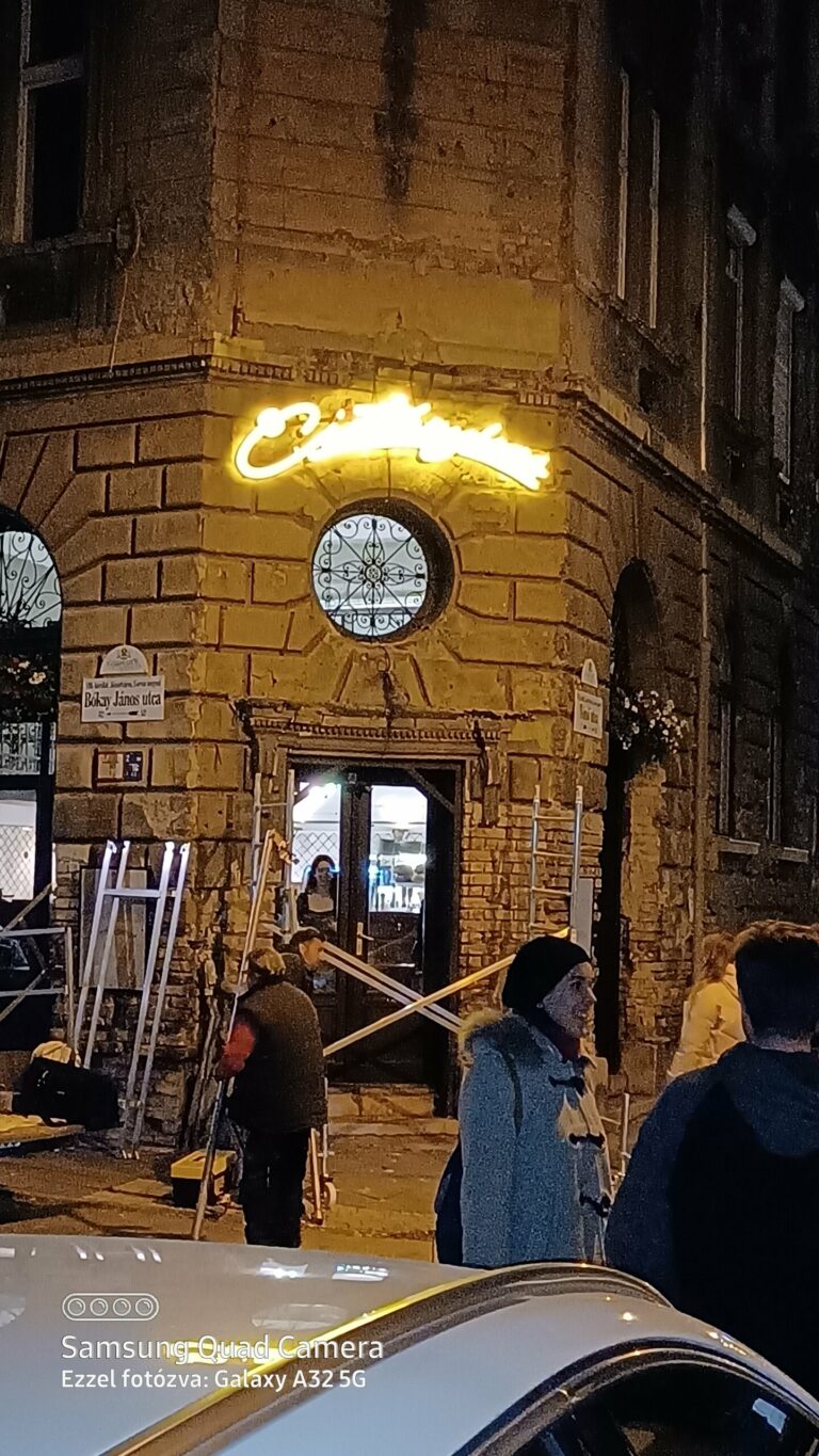 Direkt sugárzó neon felszerelve, bekapcsolva