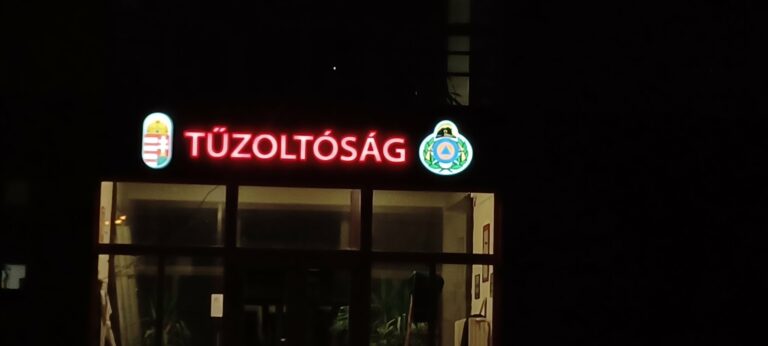 Alumínium betűk és logók LED-világítással