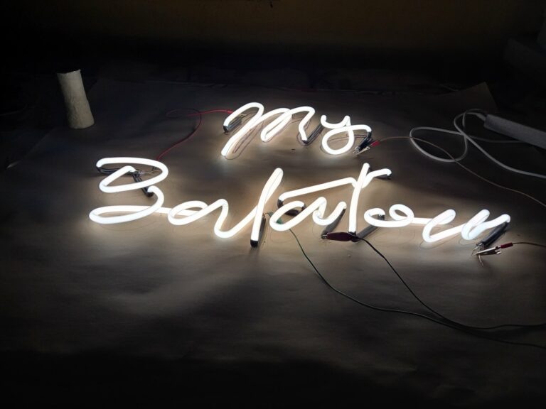 Neonreklám – munkafotó